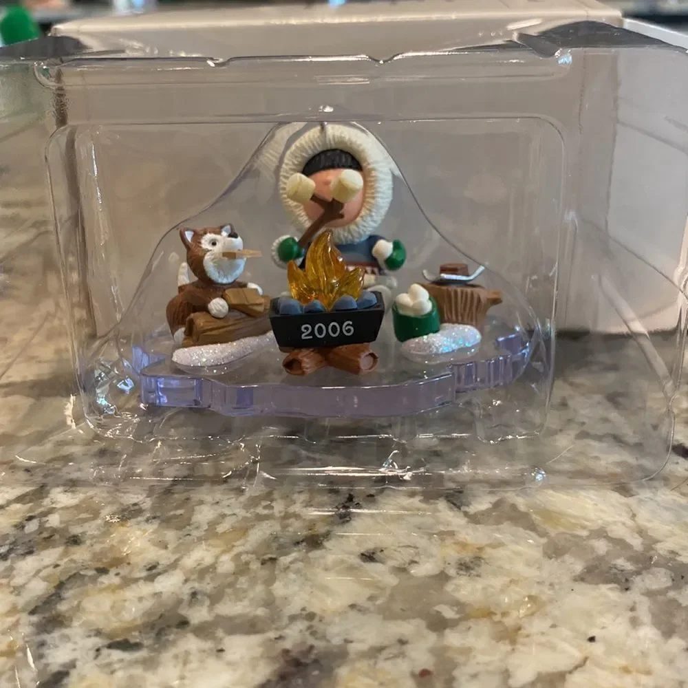 Hallmark Ornament 2006  Frosty Friends 27th in series